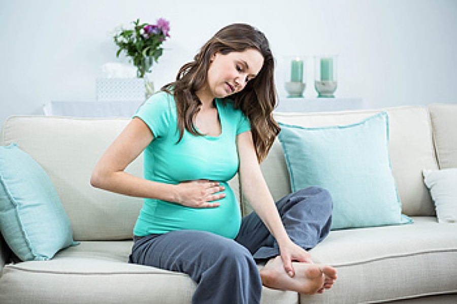 Dry, cracked heels in pregnancy | MadeForMums